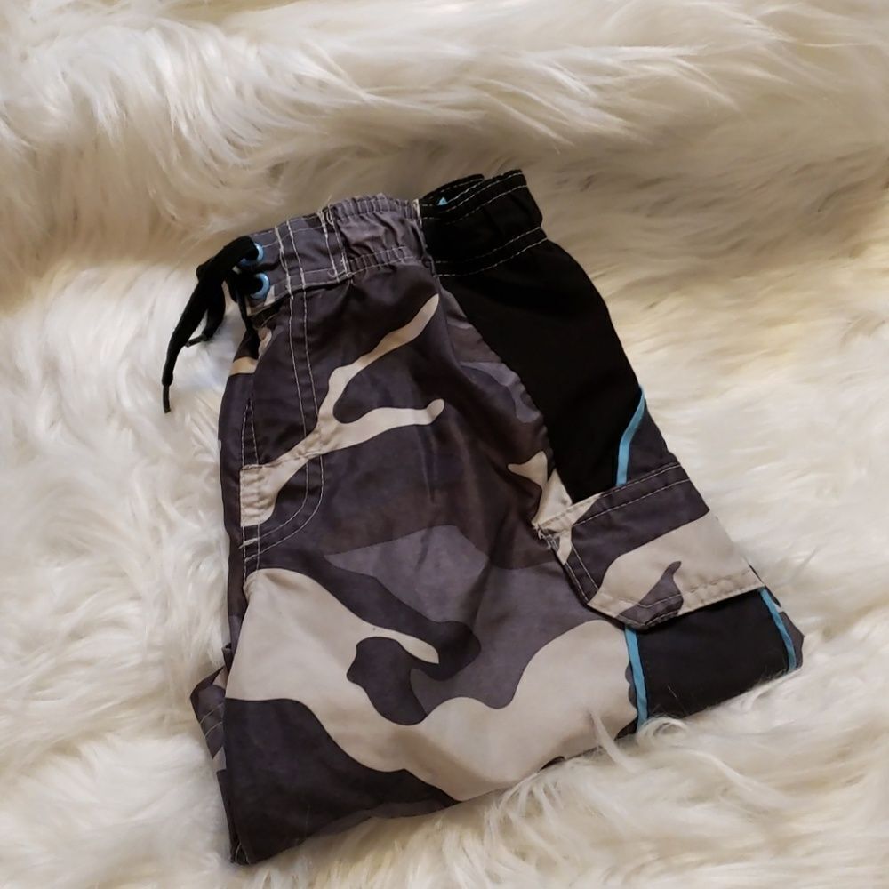 Boys OP gray camo swim trunks XS